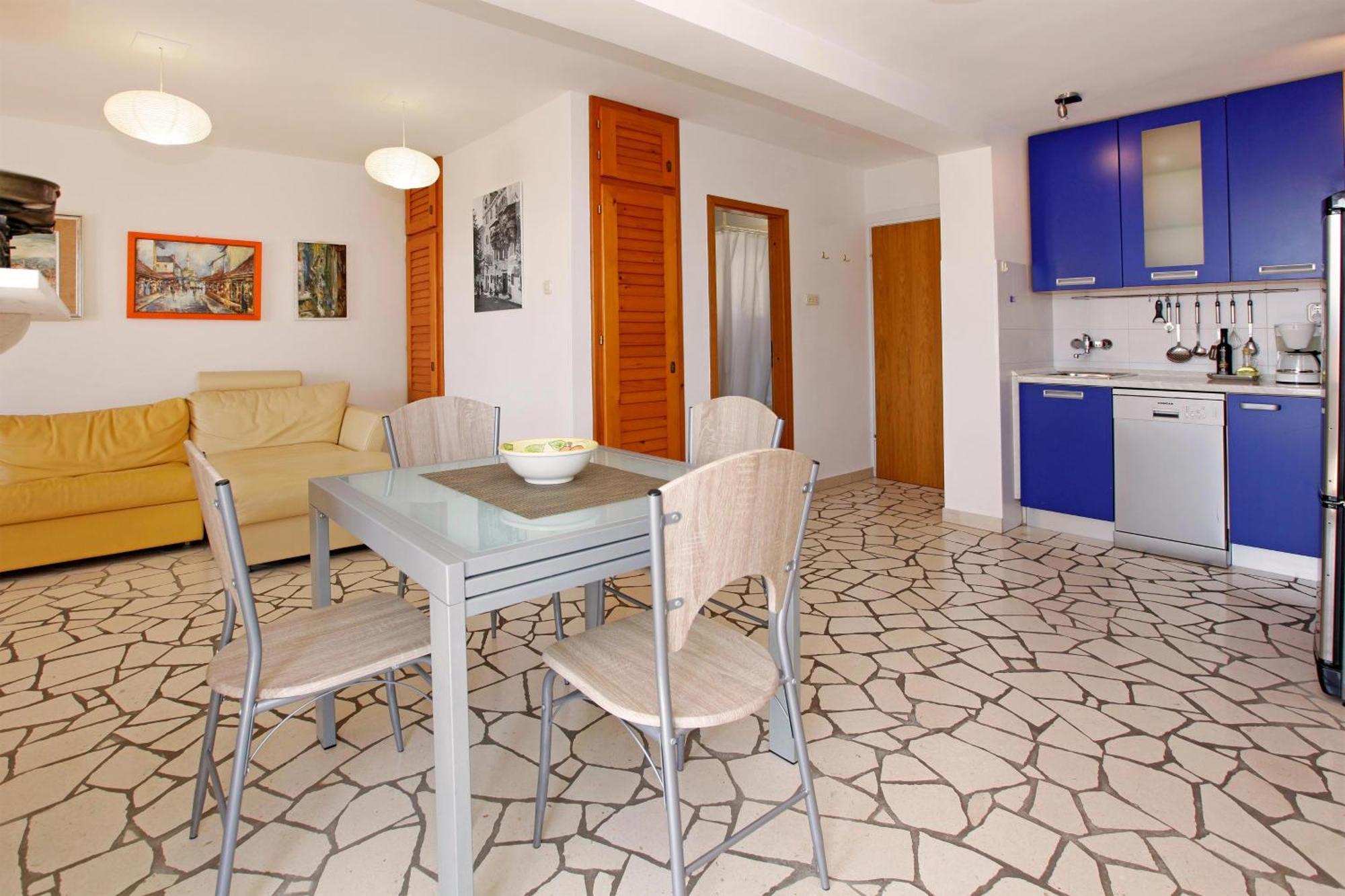 Mel Apartment